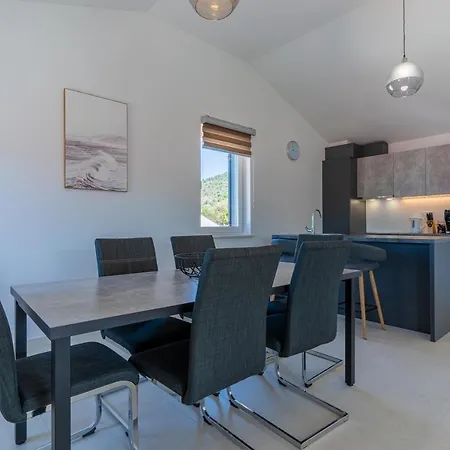 Sunrise Island Loft Cres